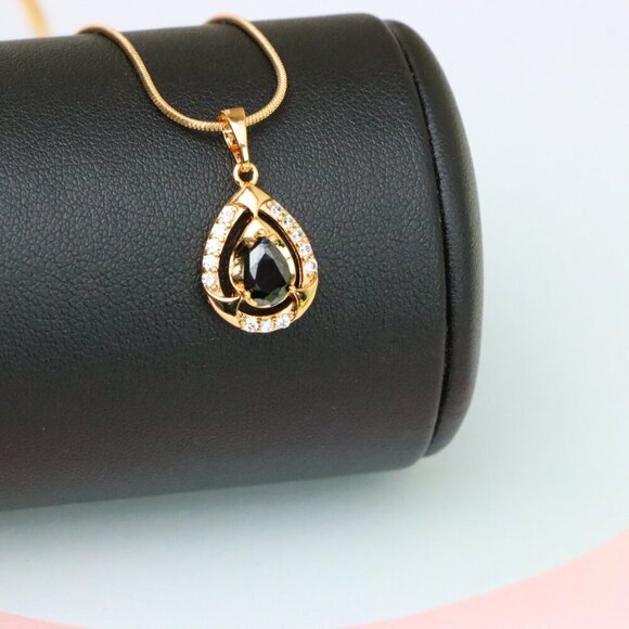"Teardrop Black Stone Pendant with White Crystals in Gold Plating, XPPT1800 - Picture 4 of 13